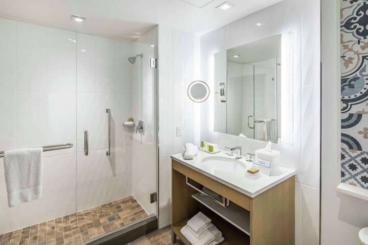 Bathroom shower