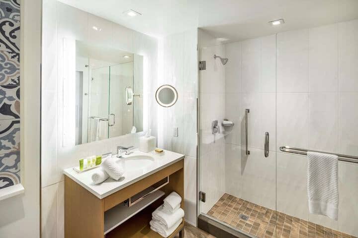 Bathroom shower