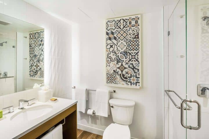 Bathroom shower